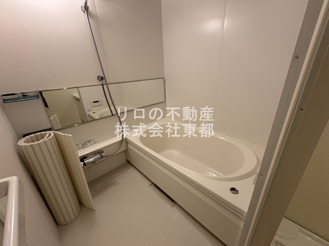 バス・シャワールーム　足が伸ばせる広々バスタブでリラックス♪