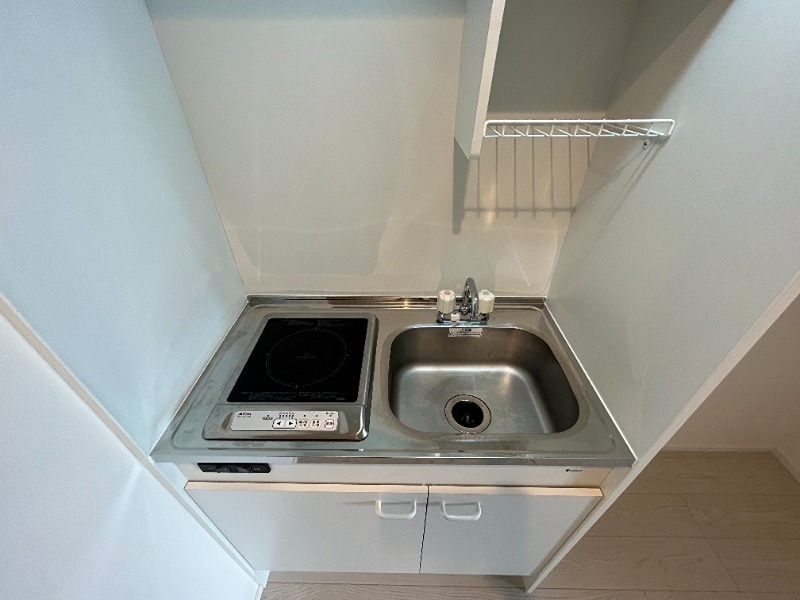 キッチン　IHクッキングヒーター付きです。
