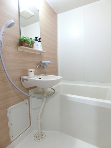 バス・シャワールーム　詳細は、RISUMO江坂本店までお問合せください♪