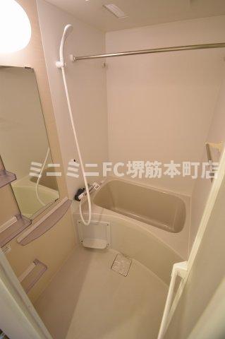 バス・シャワールーム　ゆったりくつろげる浴室です。