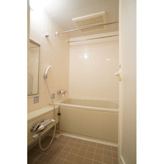 バス・シャワールーム　追い焚き、浴室乾燥機付き