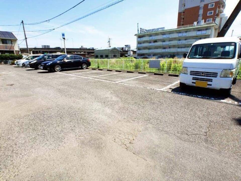 駐車場　駐車場