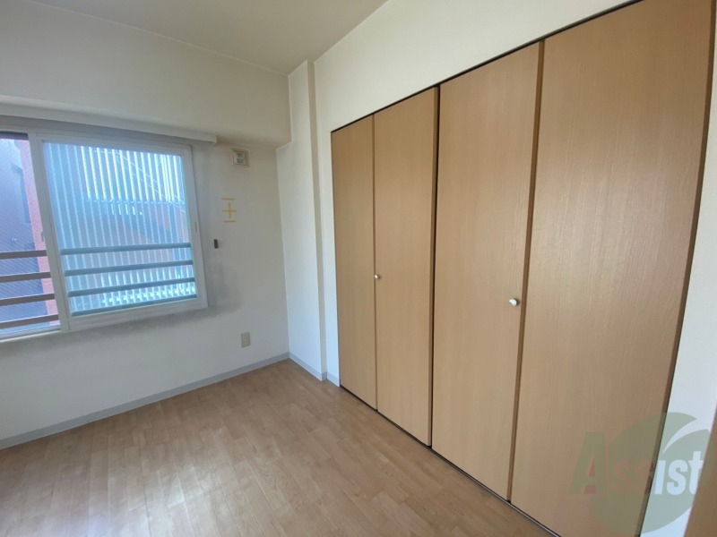 収納　寝室の収納です。部屋がすっきり片付きます。