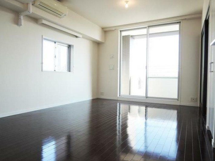 居室・リビング　参考画像　別住戸の写真です。