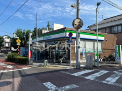 コンビニ　ファミリーマート 大田中央四丁目店（コンビニ）まで632m