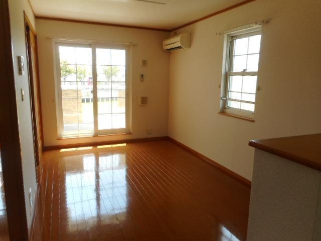 居室・リビング　ゆったり過ごせる居間です