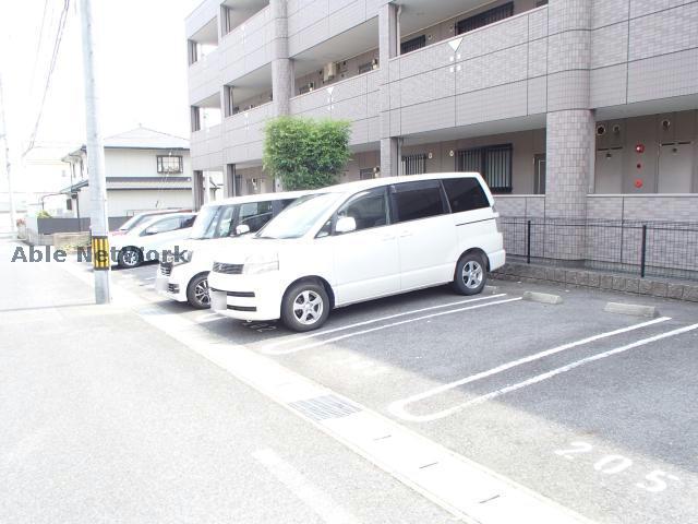 駐車場　駐車場