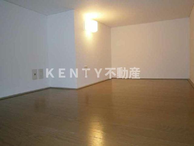 居室・リビング　こちらのリビングで趣味の時間をお楽しみください