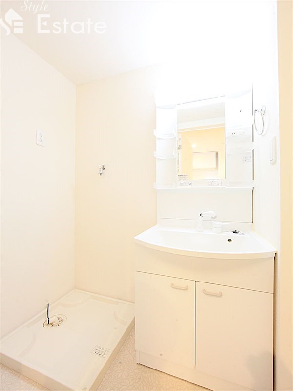 洗面設備　独立洗面台　同仕様写真