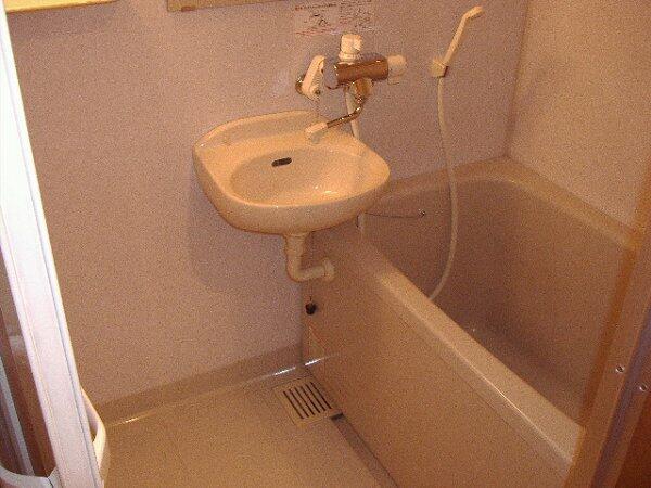 バス・シャワールーム　?