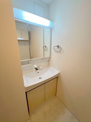 洗面設備　使いやすい洗面所です