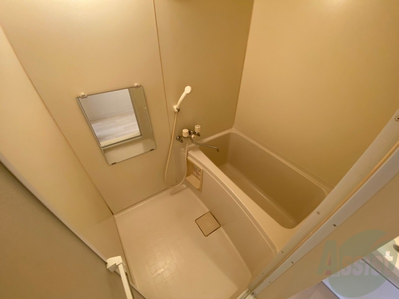 バス・シャワールーム　お風呂になります。一日の疲れを癒してくださいね。