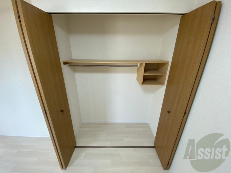 収納　寝室の収納です。部屋がすっきり片付きます。