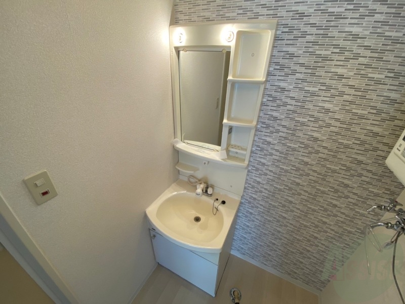 洗面設備　こちらに洗面台があります。朝の洗顔はこちらで。