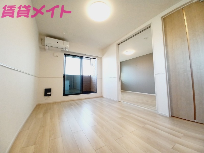 居室・リビング　同型参考写真