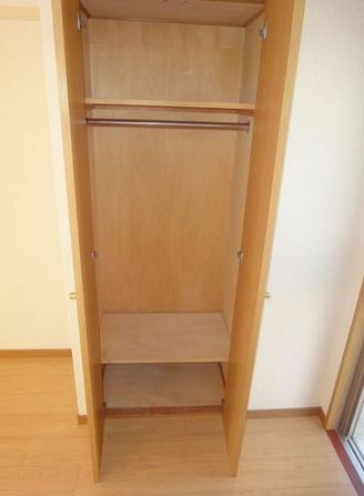 収納　★ハンガーラック付き、上部収納も有り★