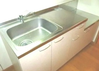 キッチン　別部屋参考写真となります