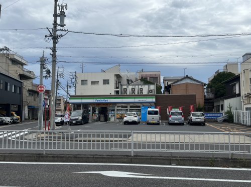 コンビニ　ファミリーマート 千種田代本通四丁目店（コンビニ）まで133m