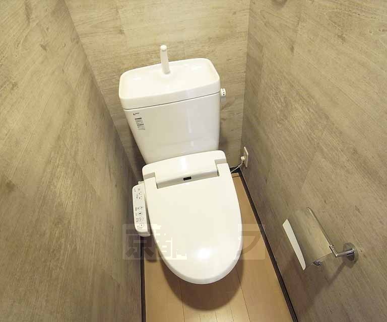 トイレ　トイレのクロスがお洒落仕様。