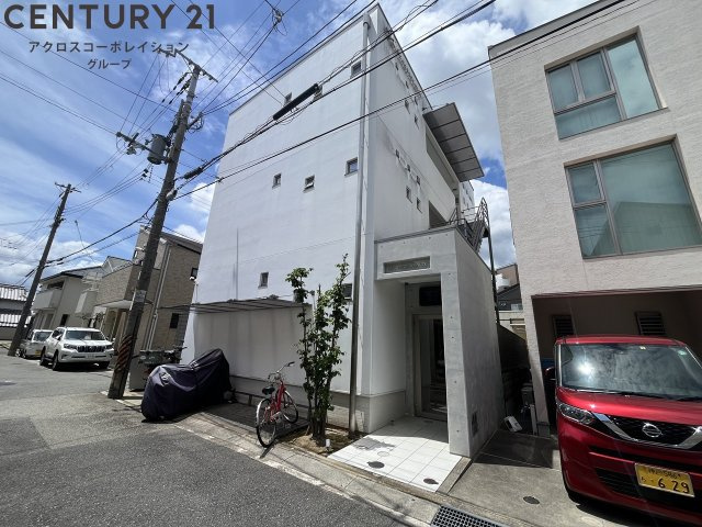 建物外観　オートロック・防犯カメラ付きで安心です！