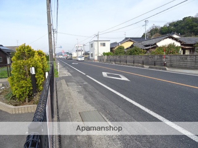その他　前面道路（その他）まで0m