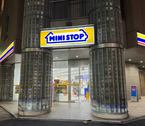 コンビニ　ミニストップ日本橋馬喰町2丁目店（コンビニ）まで140m