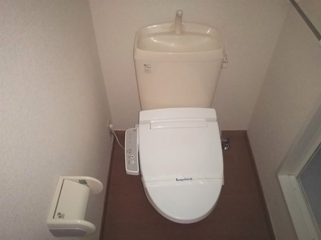 トイレ　温水洗浄便座有り