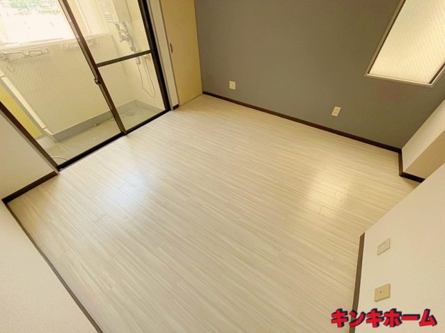 居室・リビング　写真は別のお部屋のものでございます