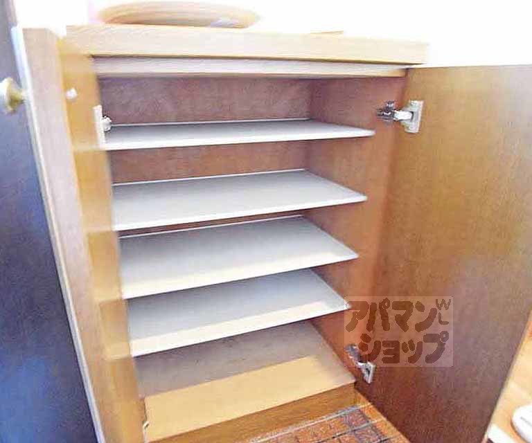 収納　靴箱です。