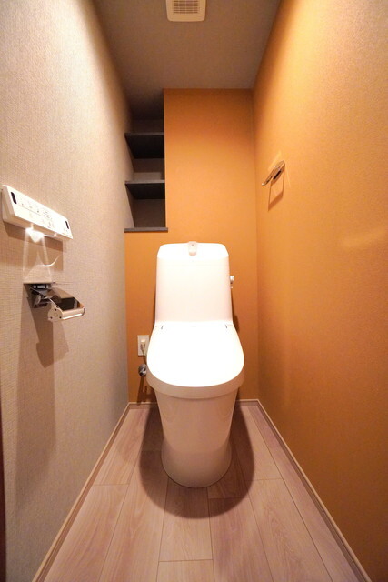 トイレ　※写真は同タイプ住戸です。