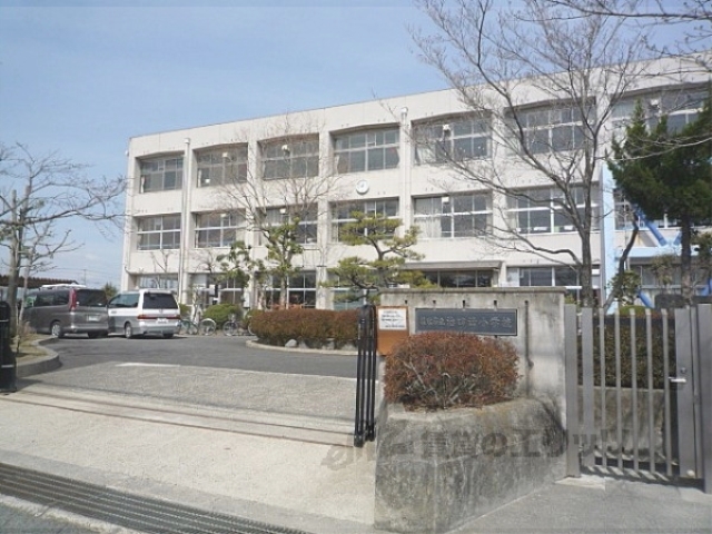 小学校　治田西小学校（小学校）まで350m