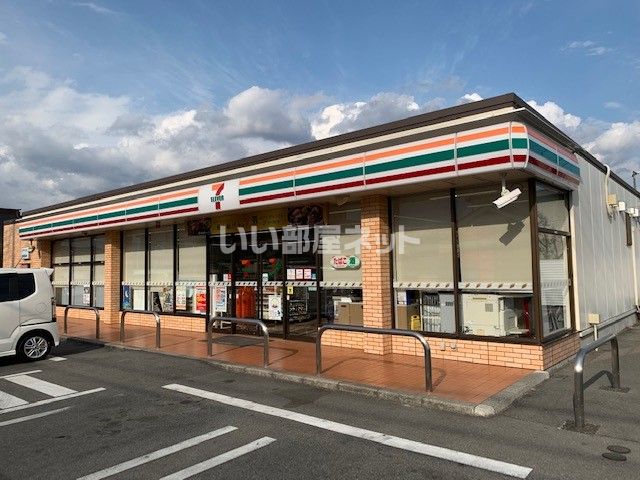 コンビニ　セブンイレブン甲府大里店（コンビニ）まで300m