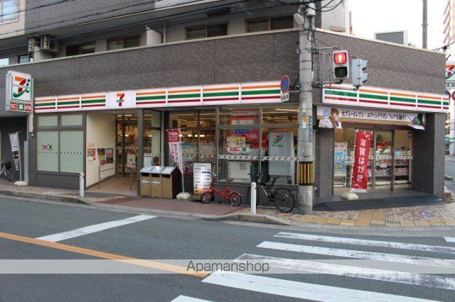 コンビニ　セブンイレブン（コンビニ）まで196m