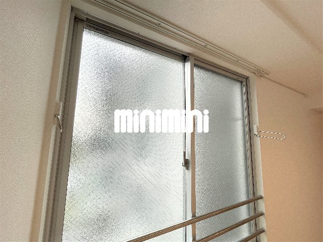 バルコニー　室内物干し
