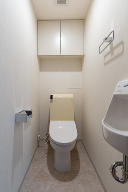 トイレ　※写真は同タイプ住戸です。