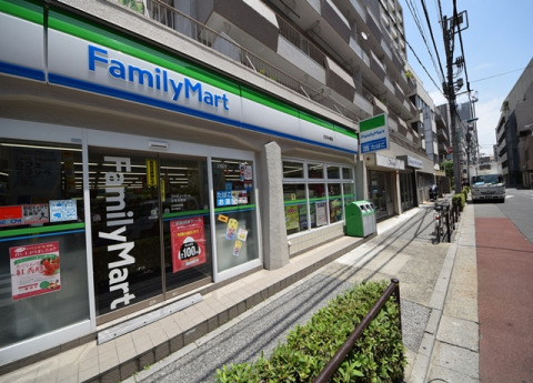 コンビニ　ファミリーマート文京本郷店（コンビニ）まで60m