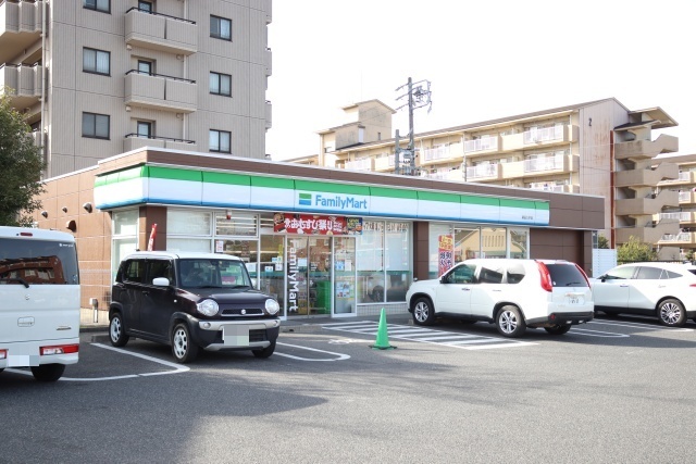 コンビニ　ファミリーマート 東長久手店（コンビニ）まで254m