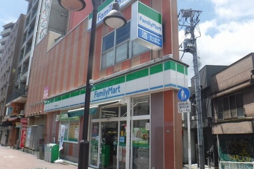 コンビニ　ファミリーマート東中野駅前店（コンビニ）まで118m