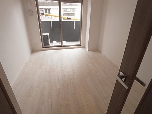 居室・リビング　採光良好、明るいお部屋です。