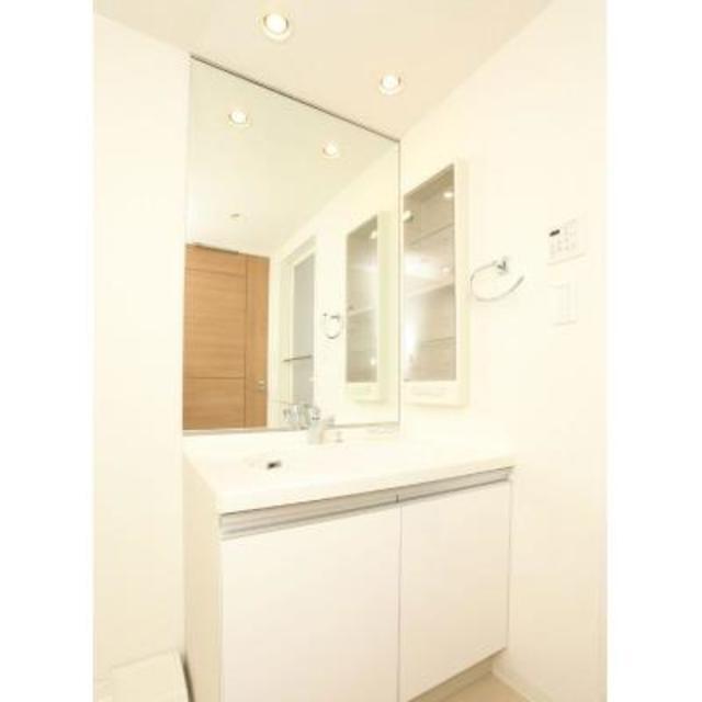 洗面設備　※写真は同タイプ住戸です。