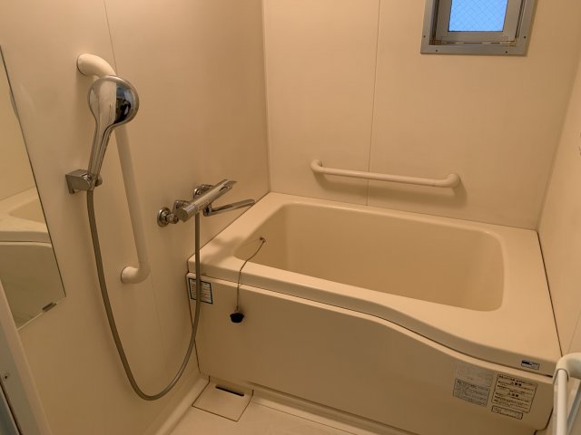 バス・シャワールーム　※同タイプ別部屋の参考写真になります