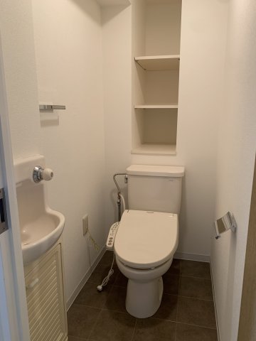 トイレ　※同タイプ別部屋の参考写真になります