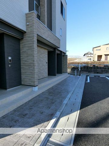 ＪＲ御殿場線 長泉なめり駅 徒歩14分 3階建 築9年の外観写真