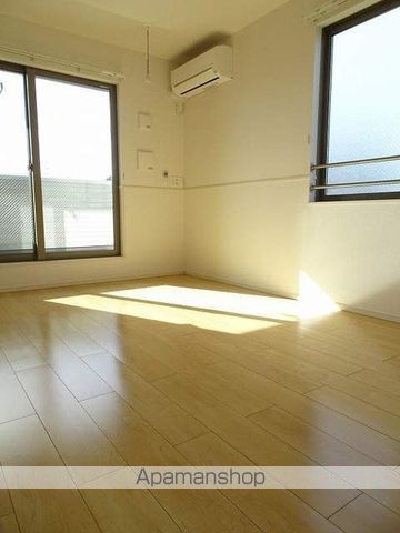 ＪＲ御殿場線 長泉なめり駅 徒歩14分 3階建 築9年の居間写真
