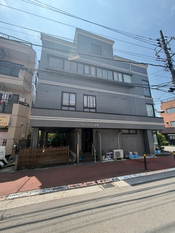 建物外観　川崎駅利用の1K。賃料5.5万円で費用を抑えたい方へ。