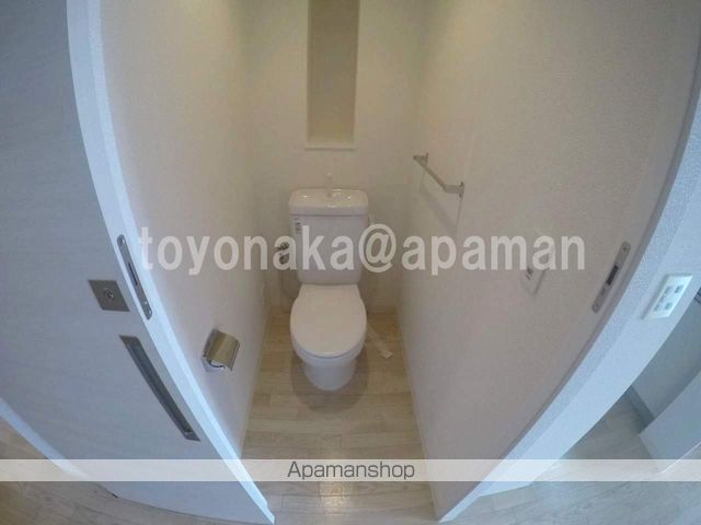 大阪モノレール本線 少路駅 徒歩17分 4階建 築17年のトイレ写真