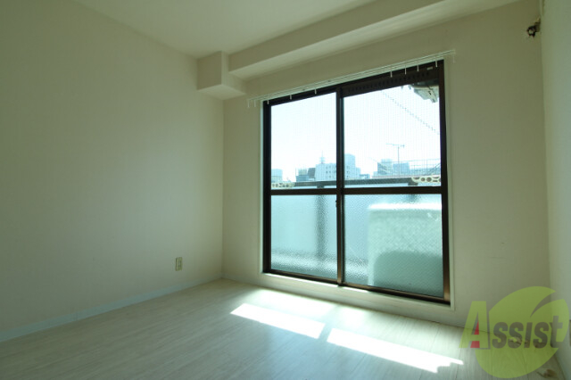 居室・リビング　白ベースのとっても明るいお部屋です。