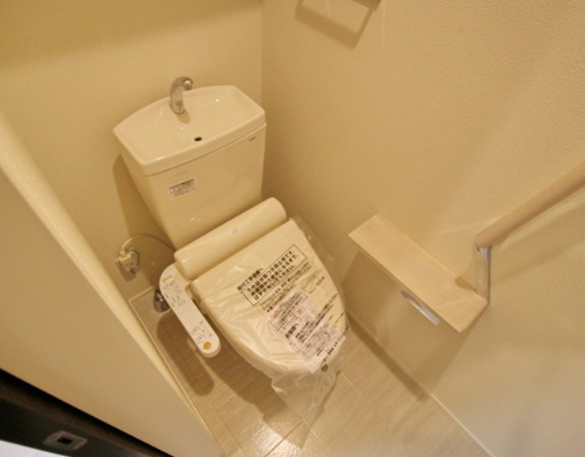 トイレ　別部屋の画像を使用しております。