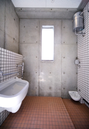 その他共有部分　ペット対応の為足洗い場もご用意☆〃