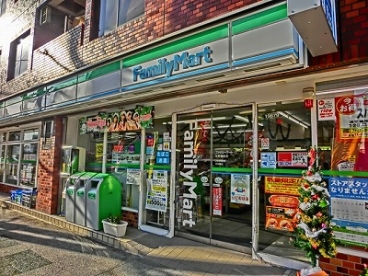 コンビニ　ファミリーマート佐野楠町店（コンビニ）まで709m
